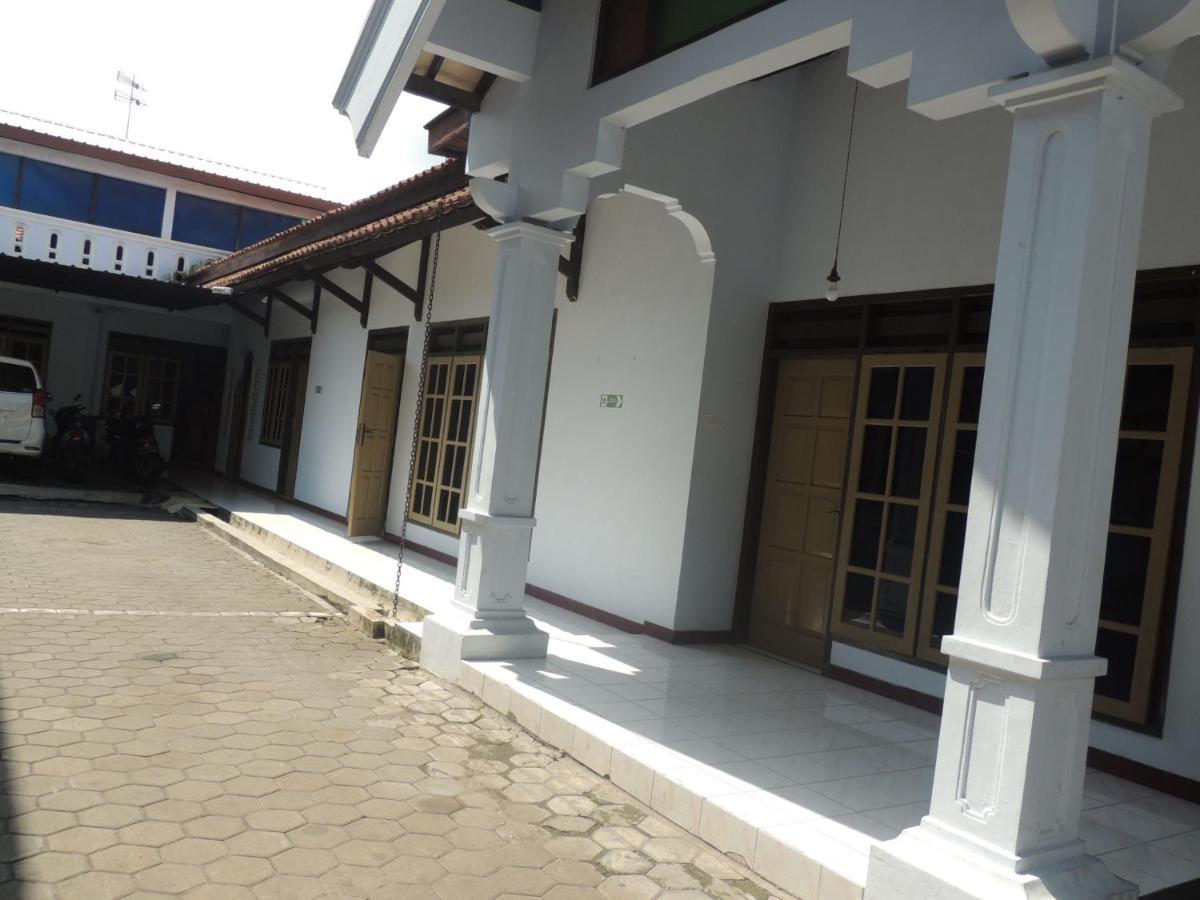 Hotel Sejahtera Kebumen 外观 照片